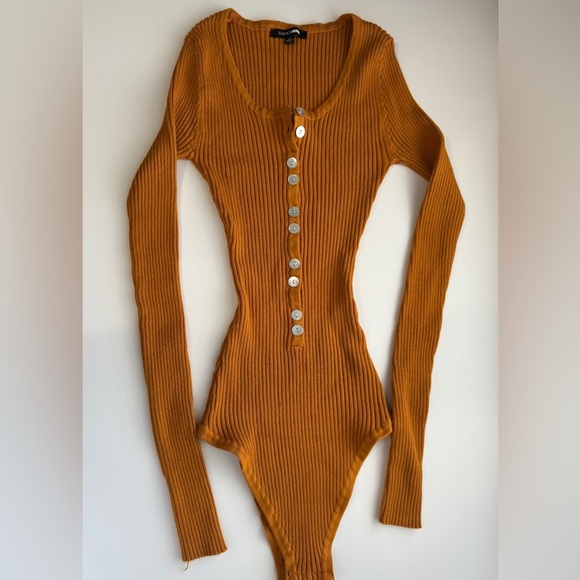 NWOT Fashion Nova Hazel Ribbed Mustard Bodysuit - Size XS - Picture 9 of 10